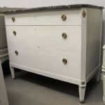 947 8423 CHEST OF DRAWERS